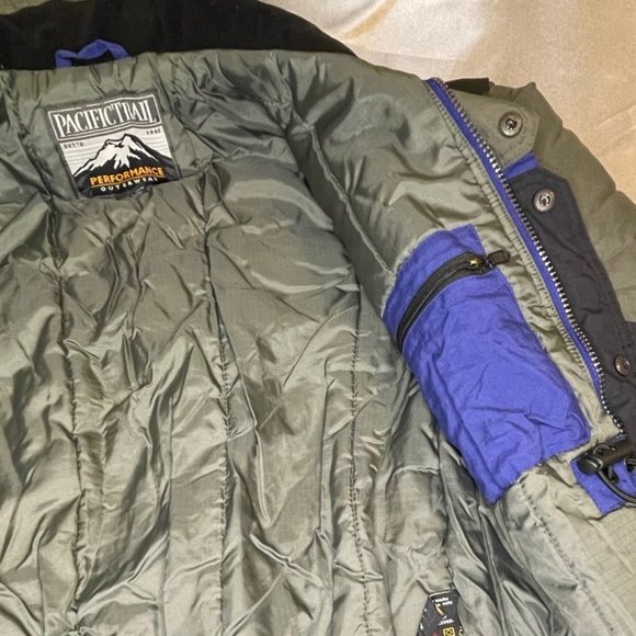 Child's Pacific Trail Performance Outerwear Ski Jacket< Size 8 - Picture 6 of 7